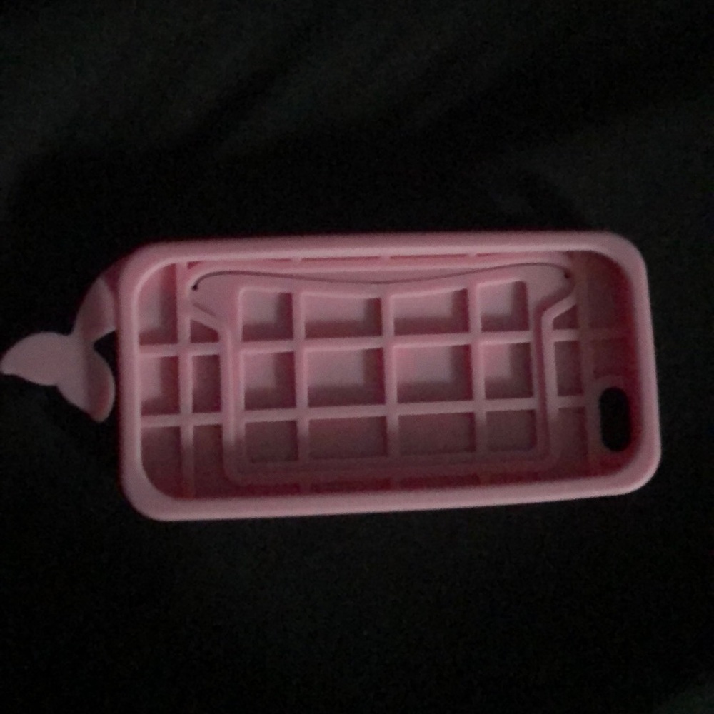 phone case 🐳 - Picture 3 of 3